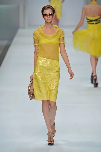 Look 4
